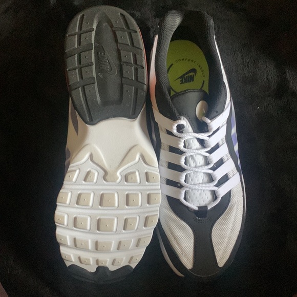 🔥 END OF SUMMER SALE PRICE $40🔥 Nike AirMax VG-R - Picture 5 of 5